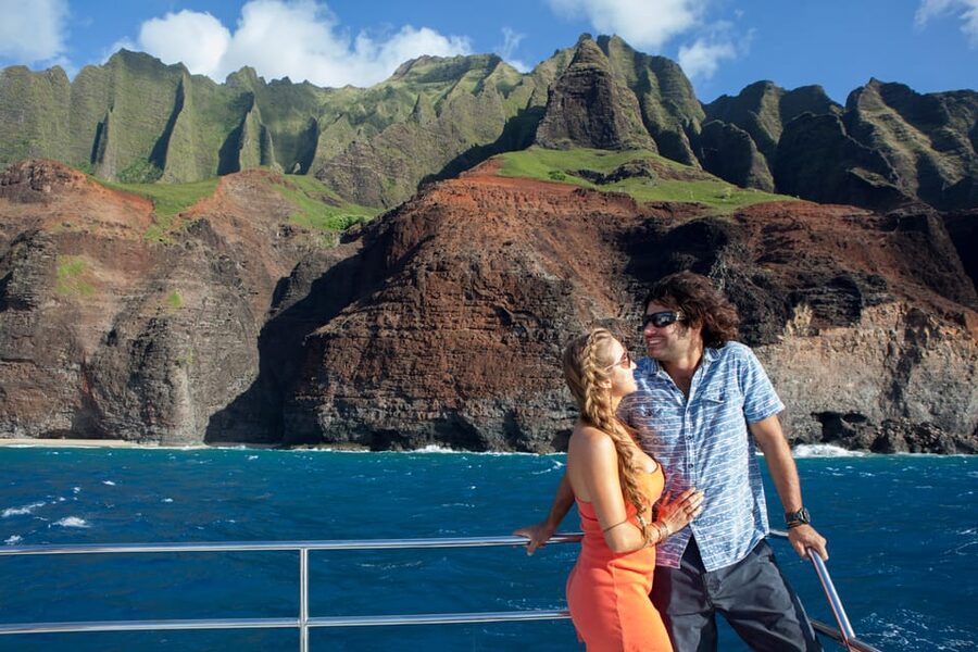 Kauai: Napali Sunset Dinner Cruise - Seeing the Napali cliffs from sea level