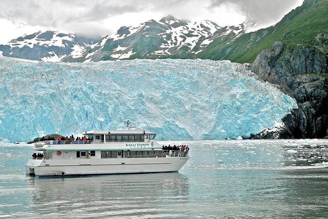 Kenai Fjords National Park Glacier Dinner Cruise from Seward - The boat, crew, and comfort level