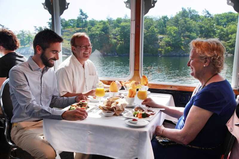 Kingston: Brunch Cruise of Thousand Islands - Entering the Thousand Islands and Admiralty Group