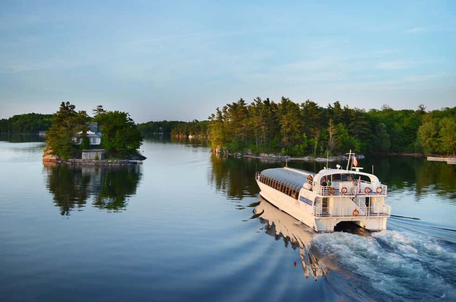 Kingston: Lunch Cruise of Thousand Islands - Why a lunch cruise works well in the Thousand Islands