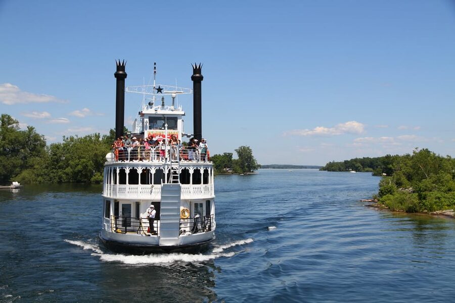 Kingston: Lunch Cruise of Thousand Islands - Accessibility and practical comfort