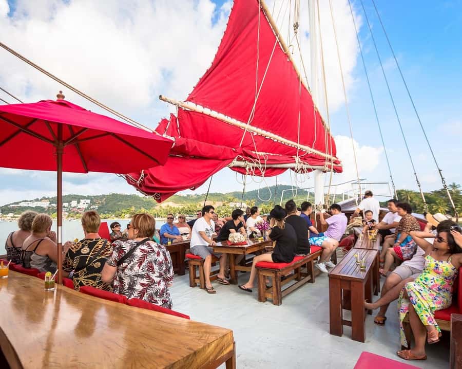 Koh Samui: Red Baron Romantic Sunset Dinner Cruise - Small details that make the evening easier