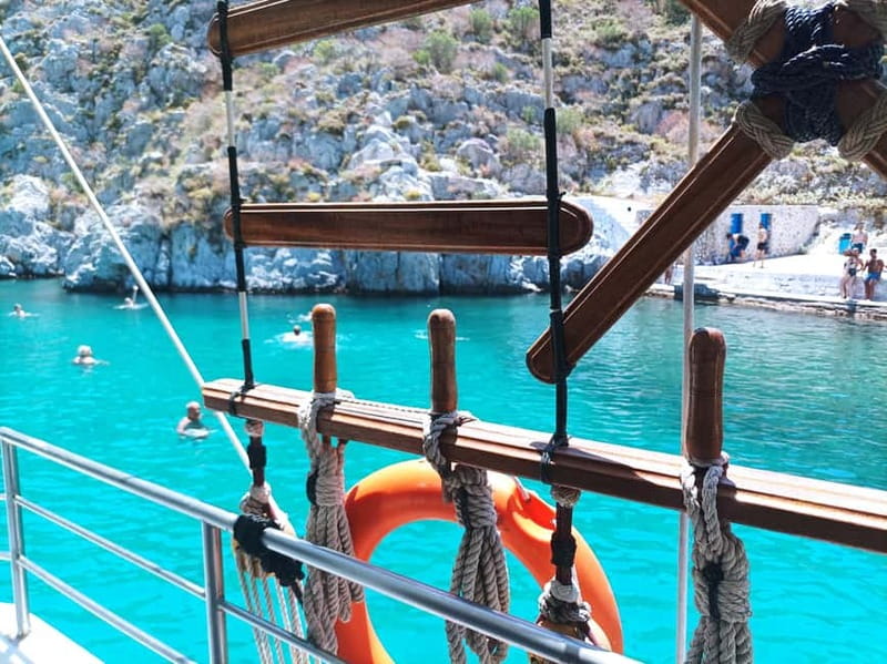 Kos: 3-Island Cruise with Lunch and Hotel Transfer - What the crew adds to the day