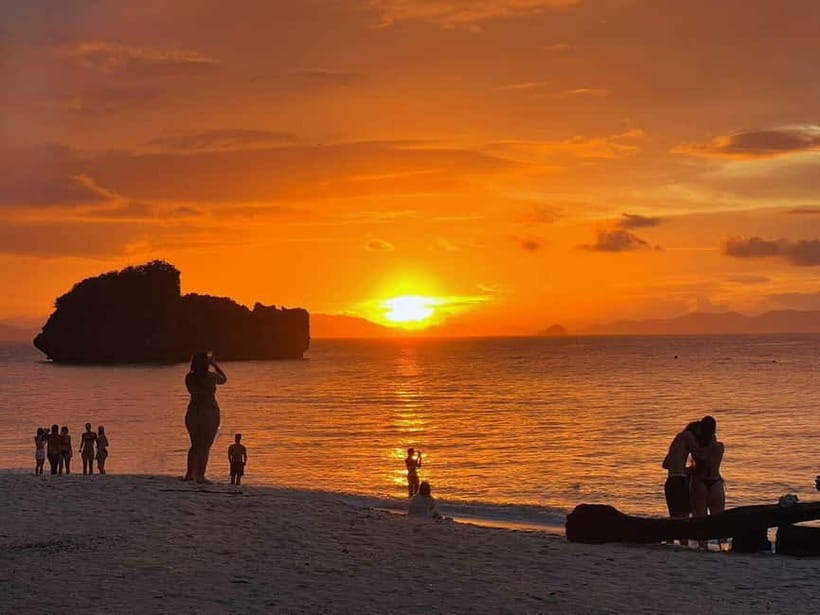 Krabi: Seven Islands Snorkel Cruise with Dinner - Phra Nang Beach and Railay’s limestone walls