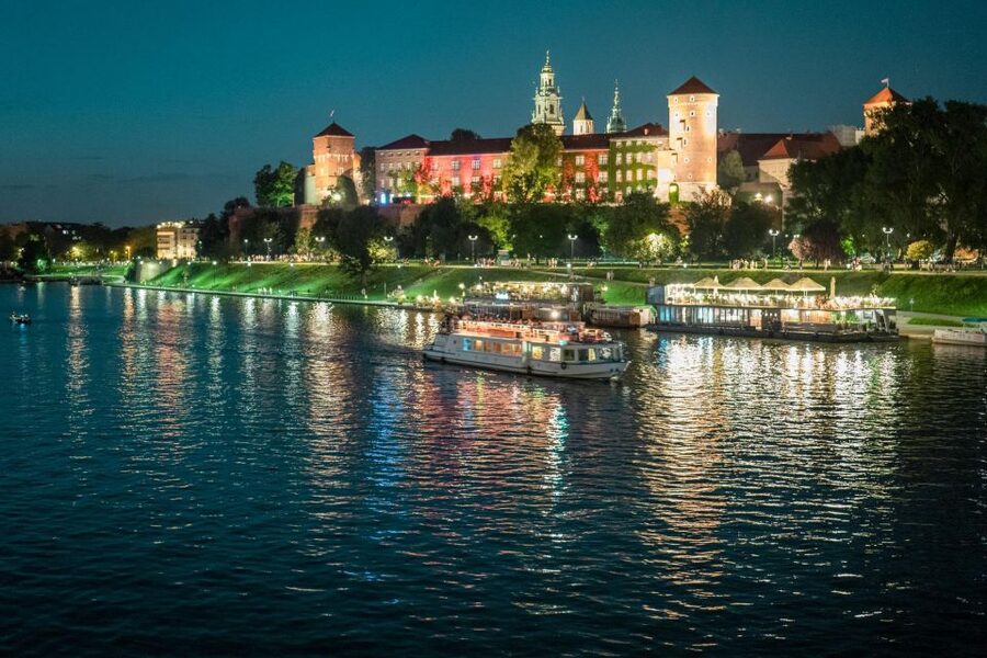 Krakow: Evening Cruise with a Glass of Wine - Wawel Hill from the Vistula