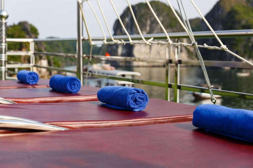 Lan Ha Bay: 2-Day Cruise with Meals, Activities and Pickup - Guides, service, and the small-boat atmosphere