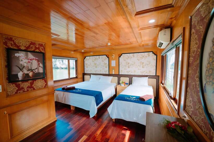 Lan Ha Bay: 2-Day Cruise with Meals, Activities and Pickup - Hanoi pickup and the road to Beo Harbour