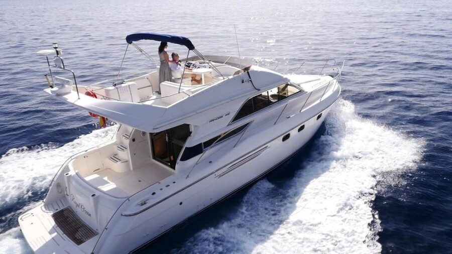 Las Galletas: Private Luxury Yacht Cruise with Lunch - What the three hours feel like