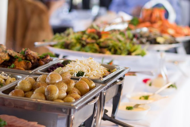 Latino Dinner Cruise on Sydney Harbour - The boat, seating, and motion