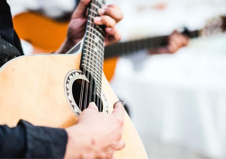 Lisbon: Tagus River Dinner Cruise with Fado Show - Why a Tagus dinner works so well at night