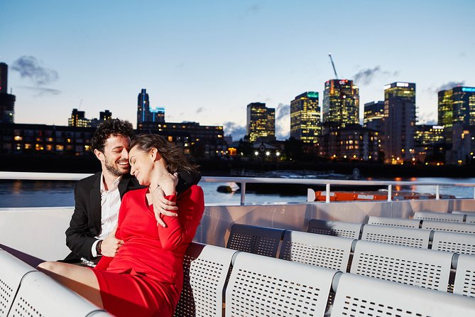 London Dinner Cruise on the Thames River - Shakespeare’s Globe and the South Bank