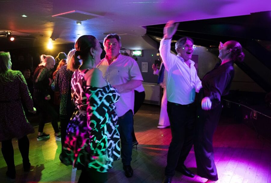 London: Dinner Cruise with Elvis Tribute on the Thames River - The route toward Tower Bridge