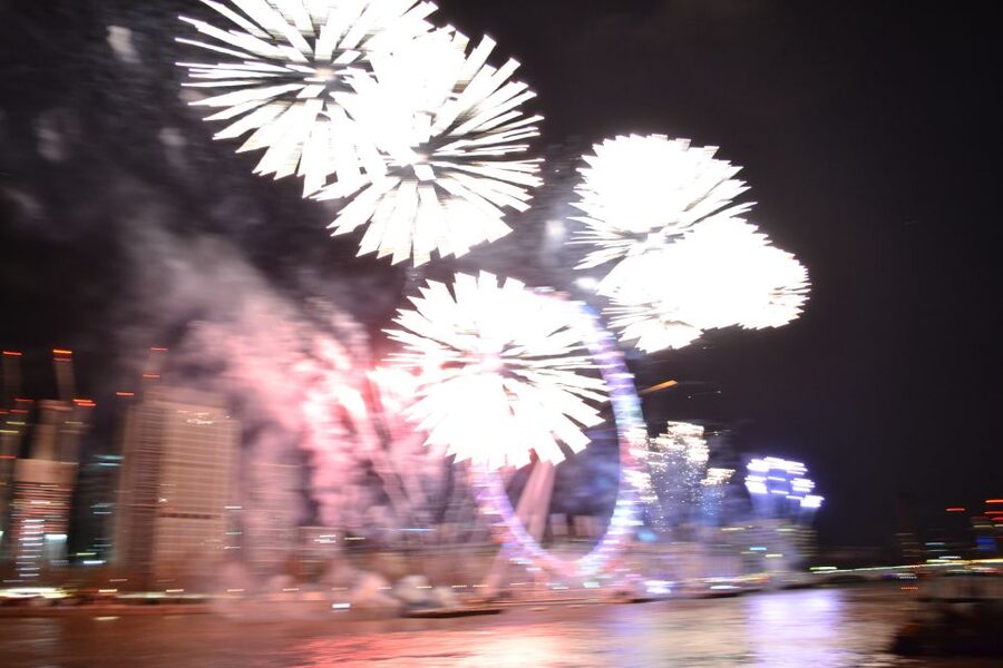 London: Festive New Year’s Eve 4-Course Dinner Cruise - Greenwich and The O2 after dark