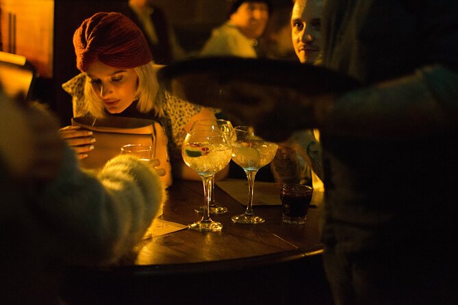 London Murder Mystery Dinner Cruise - Shakespeare’s Globe and the south bank