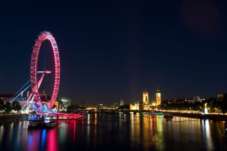London: River Thames Dinner Cruise with Live Jazz - London landmarks framed by the Thames