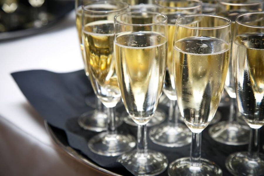 London: River Thames Dinner Cruise with Live Jazz - Practical details that affect the night
