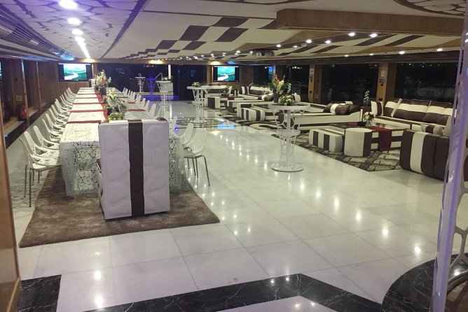 Lotus Cruise Dubai Breathtaking 3-Hour Dinner Cruise at Marina - Pickup, timing, and the three-hour schedule