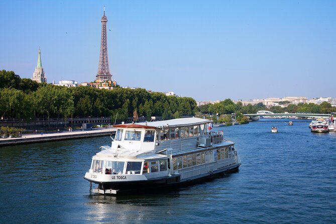 Lunch Cruise Check-out from the Eiffel Tower - What the three-course lunch is worth