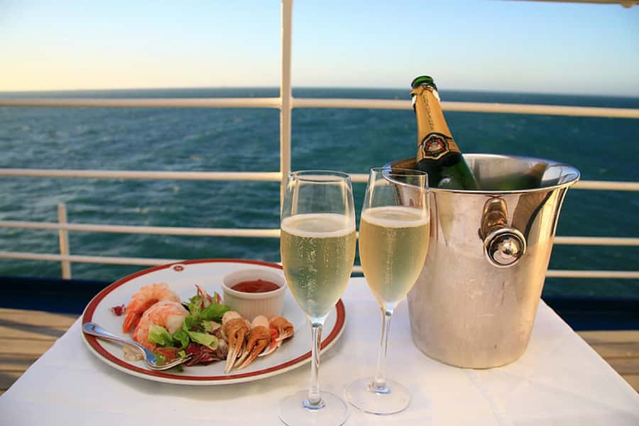 Lunch Cruise with Live Jazz on Sydney Harbour - Key points to know before booking