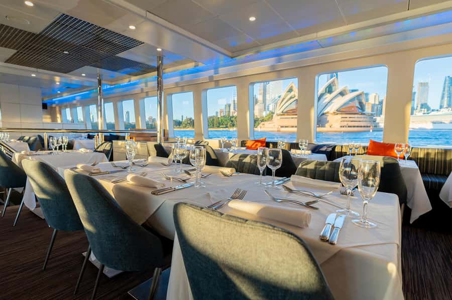 Luxury Catamaran Lunch Cruise with Deluxe Buffet - The buffet: what is on the table