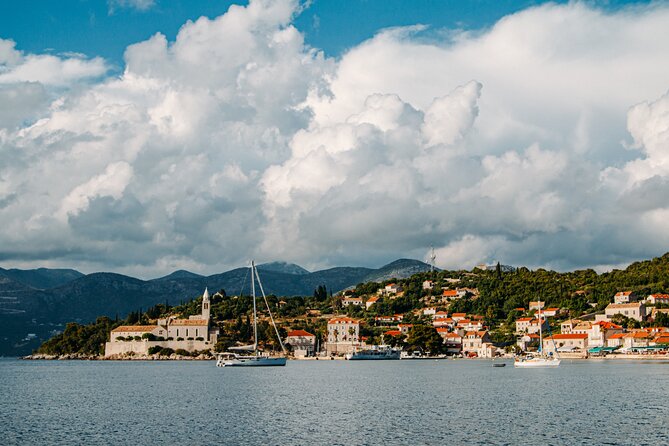 Luxury Elaphite Islands half day Cruise with lunch Apreamare - Koločep: cliffs, caves, and lunch