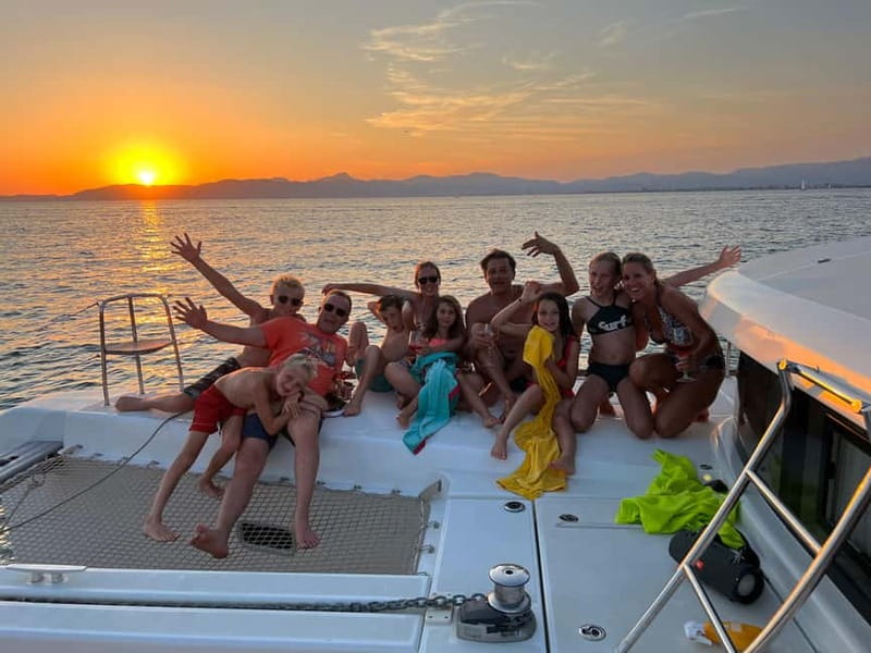 Majorca: Dinner aboard a private catamaran with snorkeling and paddle surfing - What to pack and what to leave behind