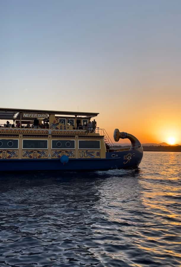 Marsa Alam: Nefertari Sunset Turtle Bay Cruise with Dinner - A Pharaoh’s boat with a Red Sea view
