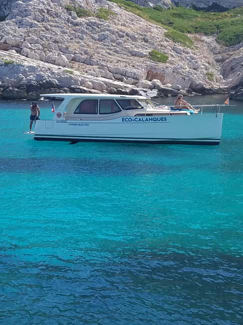 Marseille: Calanques Eco Boat Cruise with Lunch and Wine - The captains make a real difference