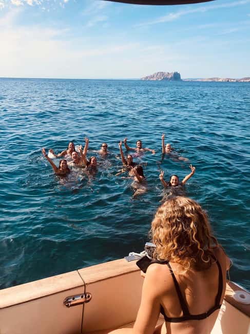 Marseille: Calanques Eco Boat Cruise with Lunch and Wine - The Calanques National Park by quiet motor