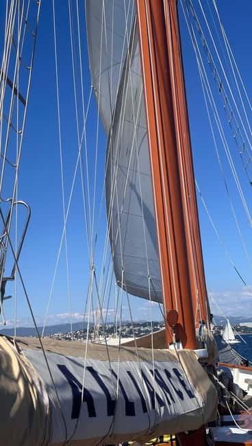 Marseille: Calanques Sailing Cruise with Lunch and Wine - Your first Calanques stop and lunch