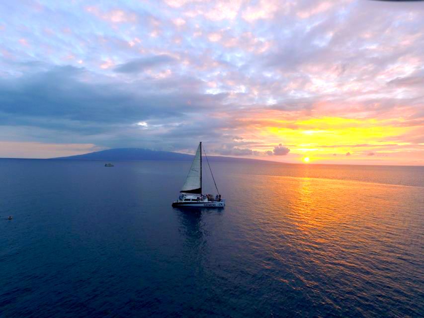 Maui: 2 Hour Sunset Dinner Sail with Open Bar and Appetizers - Key points to know before booking