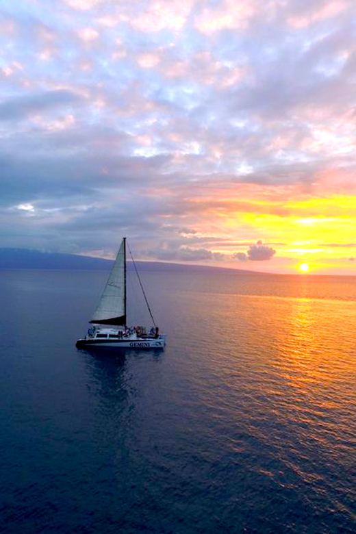 Maui: 2 Hour Sunset Dinner Sail with Open Bar and Appetizers - The sunset and the final photo position