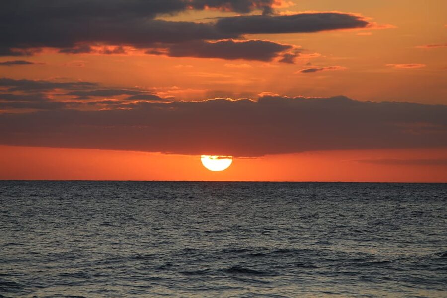 Maui: 2 Hour Sunset Dinner Sail with Open Bar and Appetizers - Should you book Gemini’s sunset dinner sail?