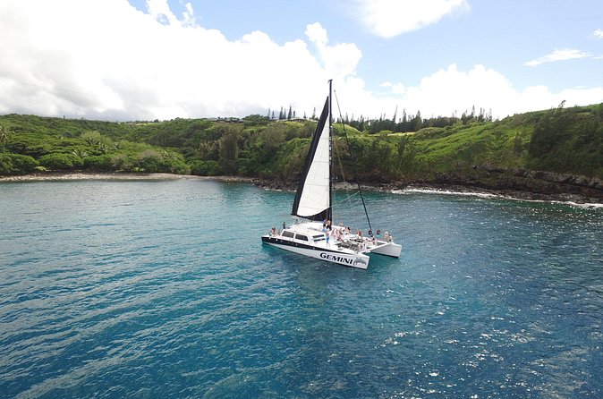 Maui: Coast of Ka'anapali Beach Sunset Dinner Sail - Music, service, and the social mood