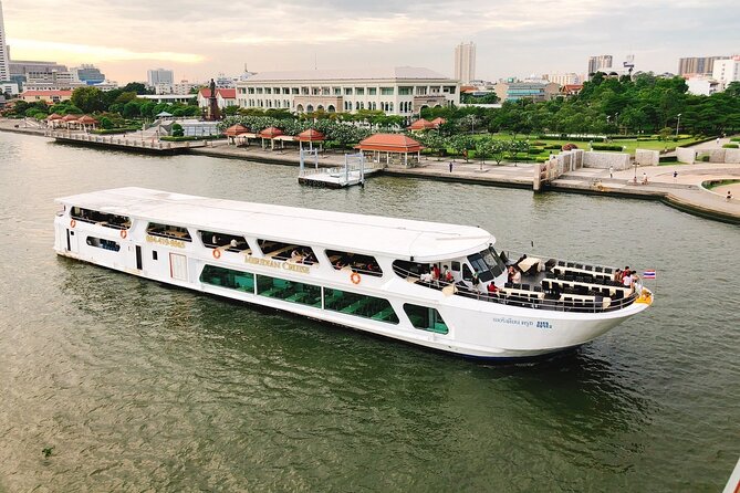 Meridian Sunset Dinner Cruise - Floating Paradise From ICONSIAM Bangkok - Wat Arun at the changing light