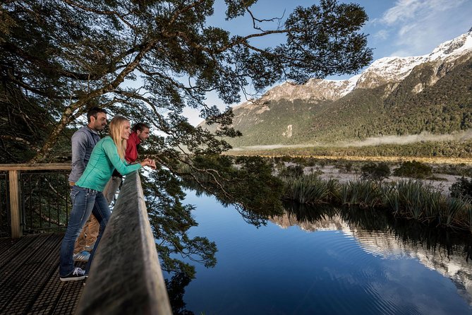 Milford Sound Premium Coach and Cruise with Lunch from Te Anau - Weather, clothing, and the practical details