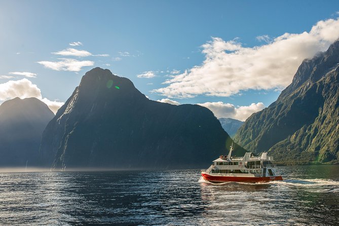 Milford Sound Premium Coach and Cruise with Lunch from Te Anau - Who should book this Milford Sound day trip