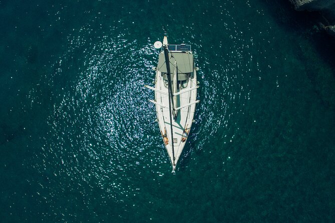 Milos and Polyaigos Full Day Cruise with Meals and Snorkelling - The boat, group size, and comfort