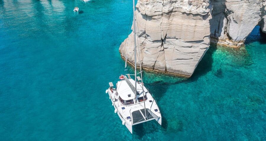 Milos: Kleftiko Morning Catamaran Cruise with Lunch & Drinks - Why Kleftiko works best from a catamaran