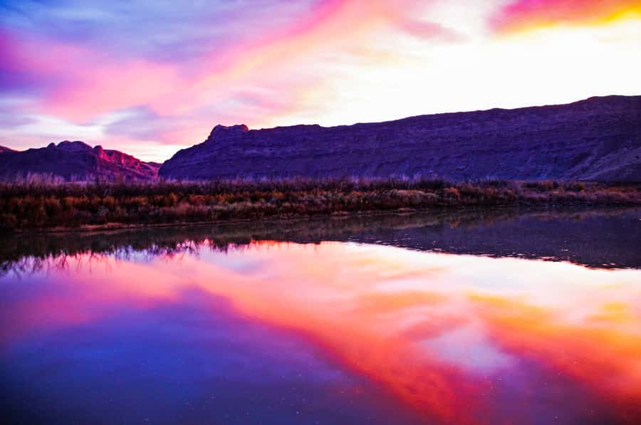 Moab: Colorado River Dinner Cruise with Music and Light Show - A few smart ways to prepare