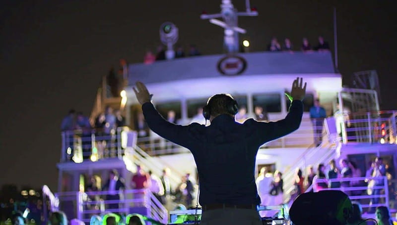 Montréal: 3 or 5-Course Dinner Cruise with DJ & Dancing - Key points to know before boarding