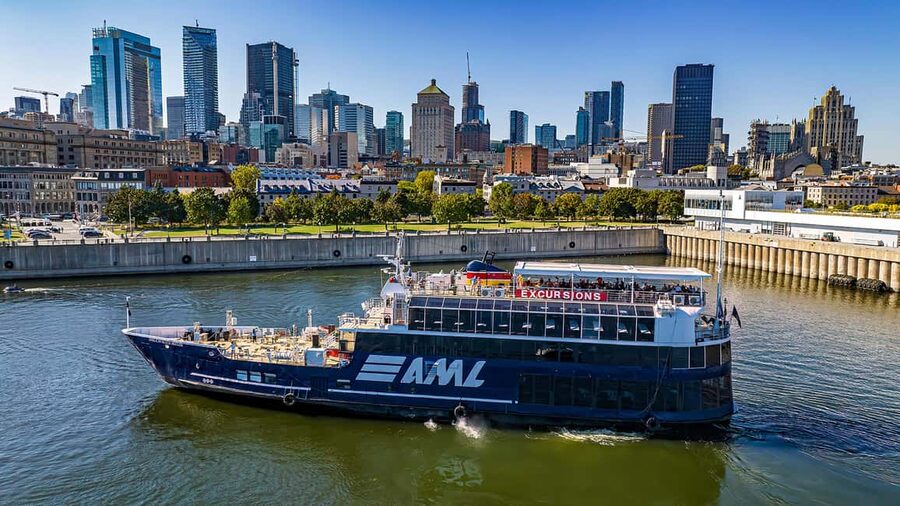 Montréal: Weekend River Brunch Cruise - The Old Port and the first river views