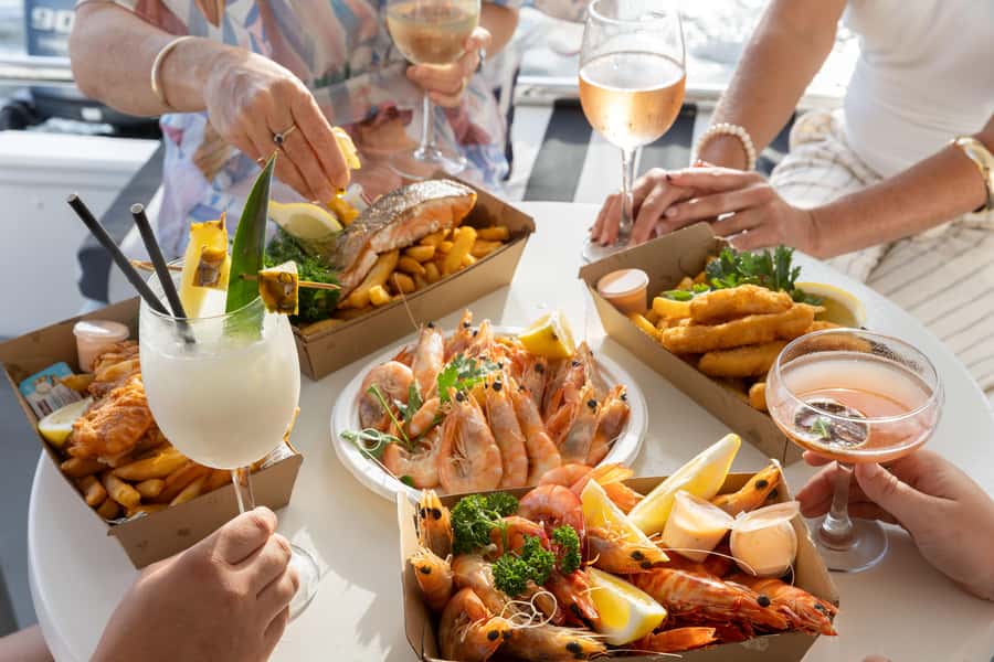 Mooloolaba: Seafood Lunch Cruise - The licensed bar and the pace of service