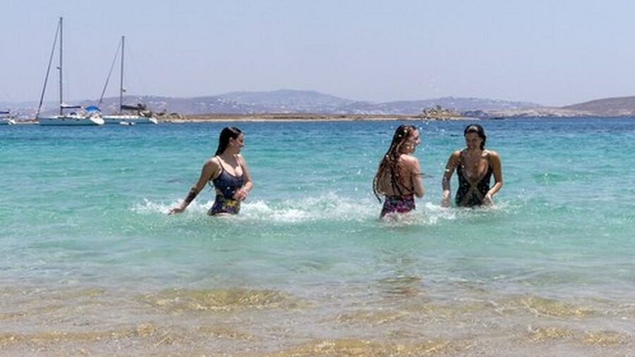 Mykonos: Delos and Rhenia Full-Day Sailing Cruise with Meal - Sailing back toward Mykonos
