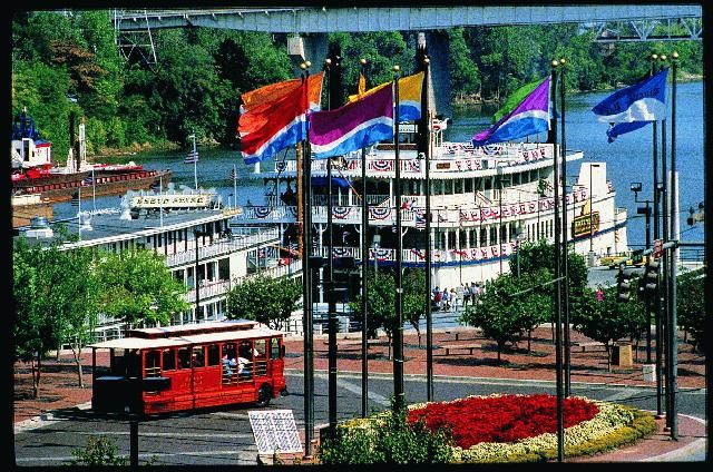Nashville: General Jackson Showboat Lunch Cruise - General Jackson Showboat Lunch Cruise: Key Points