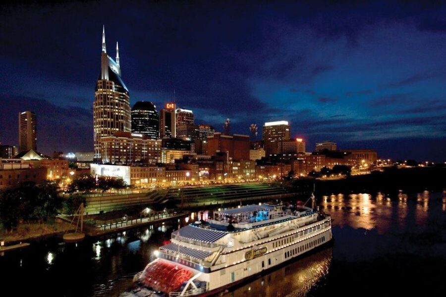 Nashville: General Jackson Showboat Lunch Cruise - A Slow Cruise Along the Cumberland River