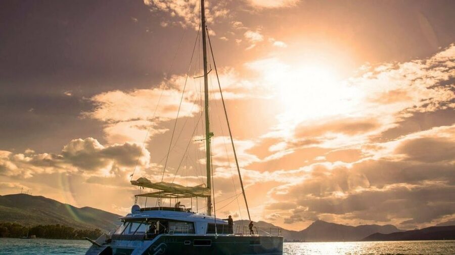 Naxos: Catamaran Cruise with Lunch & Drinks - Wind, heat, and practical things to bring