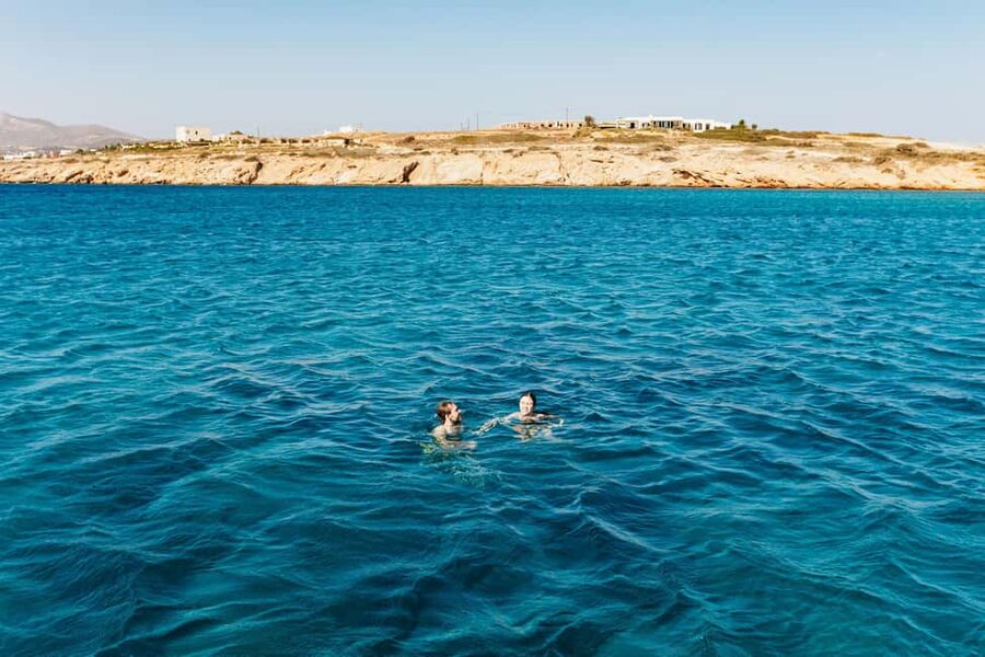 Naxos: Sailing Cruise with Lunch & Drinks - Group size, comfort, and the feel aboard