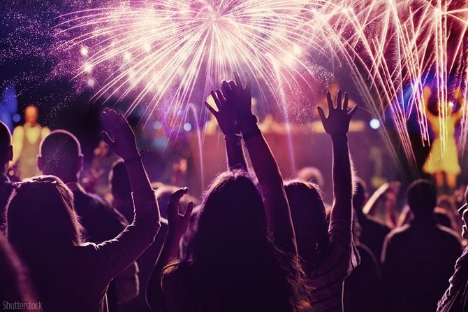 New Year's Eve dinner cruise & party on Bosphorus, Istanbul 2026 - Belly dancing, folklore shows, and the midnight DJ