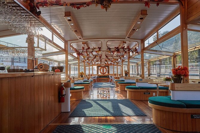 New York Afternoon Fall Foliage Cruise with Lunch - The George Washington Bridge and the Palisades